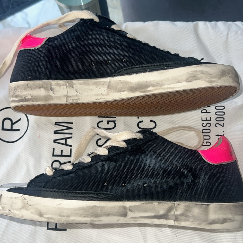 Golden Goose Sneakers - Picture 6 of 11